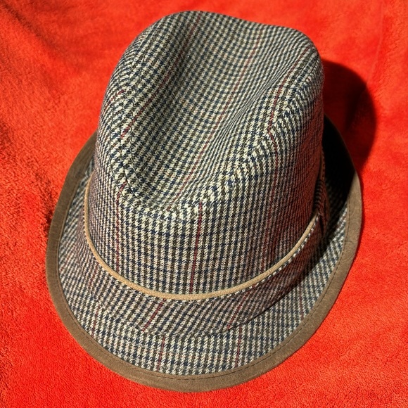 Penguin Original Tweed hat. - Picture 5 of 5